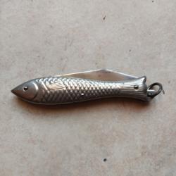 Joli petit couteau pliant de collection MIKOV en forme de poisson tout métal avec logo sur lame NEUF