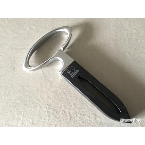 ID�E CADEAU . Tire bouchon � lames PEUGEOT