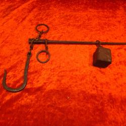 Ancienne Balance Romaine, Peson Romain En Fer Forg&eacute;, XVIII