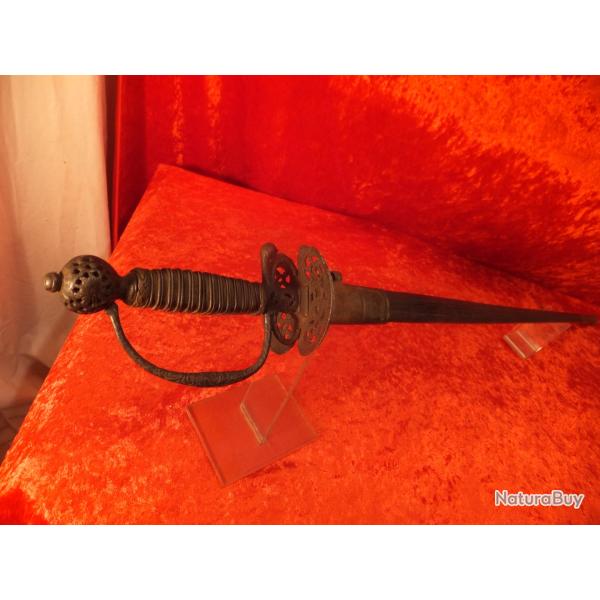 Forte �p�e d'officier de louis XV.   Bonne monture fer.