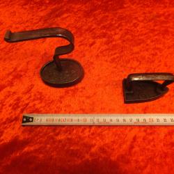 Lot de 2 Petits Fers &agrave; Repasser les coiffes, col et jupon.