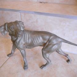 chien en regule environ 30cm pour 1 kilo environ ( faisait partie d'un ensemble)