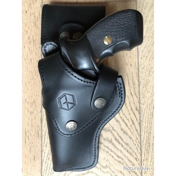 Pour MR F1, �tui gaucher