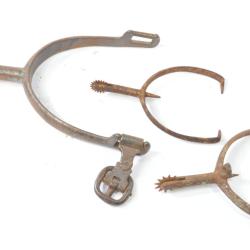 Lot éperons de cavalerie anciens 19e Siècle. Militaire