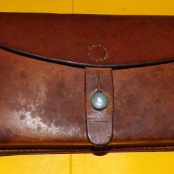 ARMEE SUISSE :ETUI EN CUIR POUR CARTOUCHIERE DE L'ARMEE SUISSE , DATE 1964  FABRICANT DANS LE TAMPON