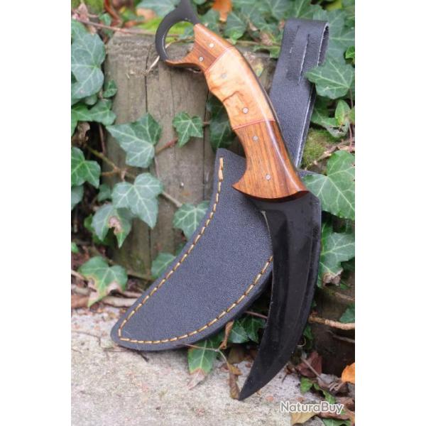 Couteau Karambit Lame Acier Carbone 1055 Black Manche Bois Etui Simili Cuir Fabrication Artisanale