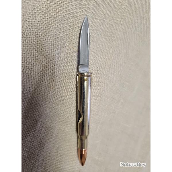 Balle avec un couteau dedans