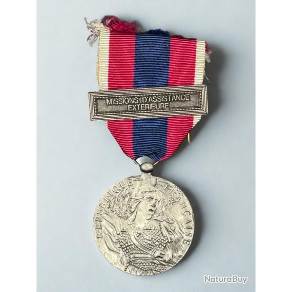 (18.031) M�daille de la D�fense Nationale - Argent - Agrafe MAE