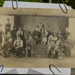 Carte postale ancienne 3&egrave;me Bataillon chasseurs &agrave; pied - D&eacute;guis&eacute; - Revue du Bouc Rh&eacute;nanie 1923-25