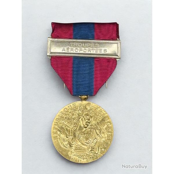 (18.033) M�daille de la D�fense Nationale - Bronze - Agrafe Troupes A�roport�es