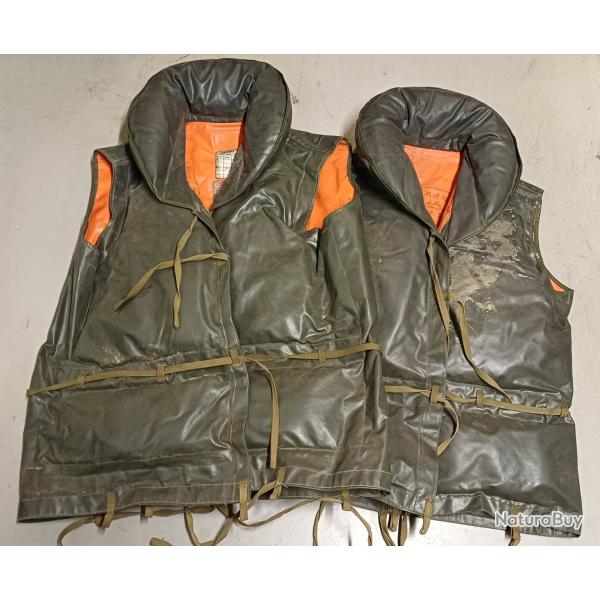 Lot de 2 gilets de sauvetage militaires de l'arm�e fran�aise - ann�es 70