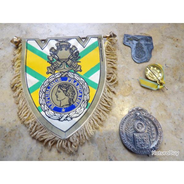 lot sur le th�me m�daille militaire 1870 fanion, taste vin, comm�morative 1952 tampon