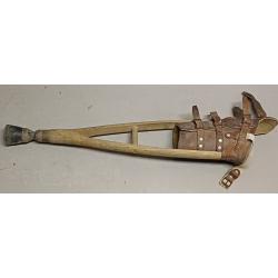 TRES RARE : ancienne b&eacute;quille militaire d'amput&eacute; - nominative - WW1