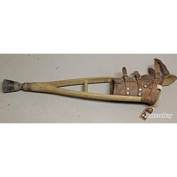 TRES RARE : ancienne b�quille militaire d'amput� - nominative - WW1