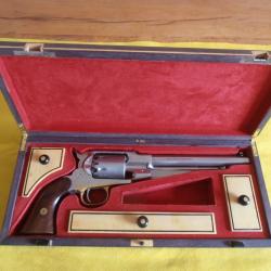 N° R 48 Écrin de luxe pour revolver Remington 1858 à canon de 8 pouces.