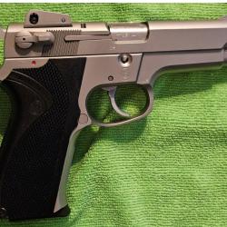 Pistolet Smith & Wesson Mod&egrave;le 5906 en acier inox calibre 9 mm Para