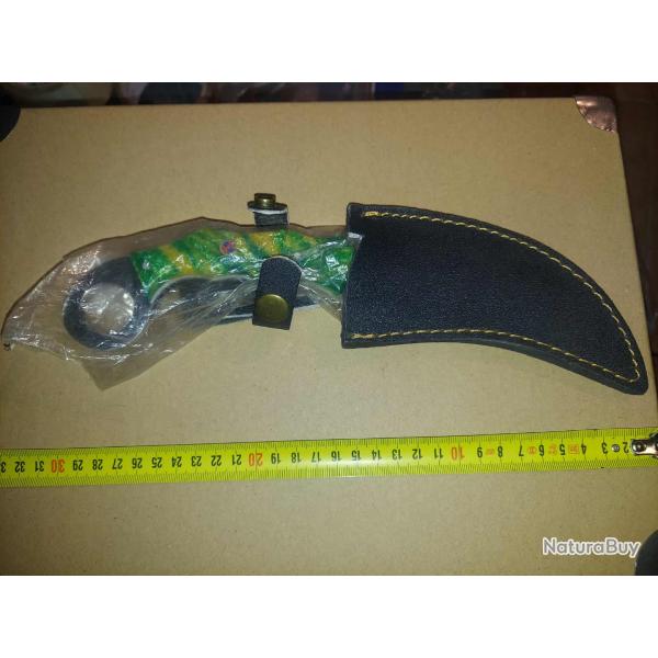 Couteau Karambit Lame Acier Carbone 1055 Manche R�sine Camo Etui Nylon Fabrication Artisanale