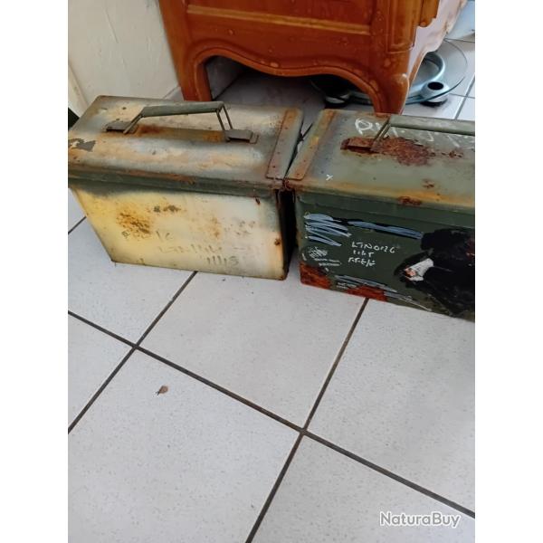 ENCHERE A LOT DE DE 2 GRANDE CAISSE A MUNITION DES FORCES DE L'OTAN