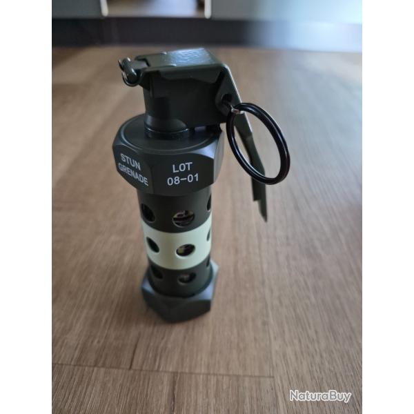 Grenade Flashbang factice a Led, piles offertent