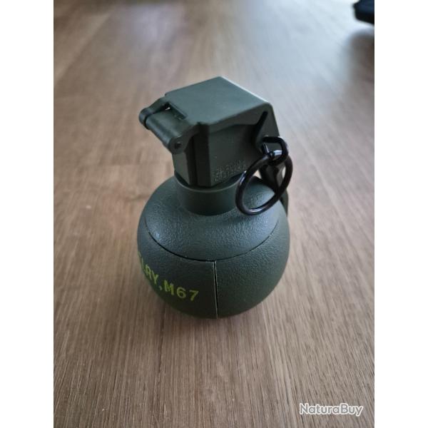 Grenade factice M67  ressort airsoft, paintball