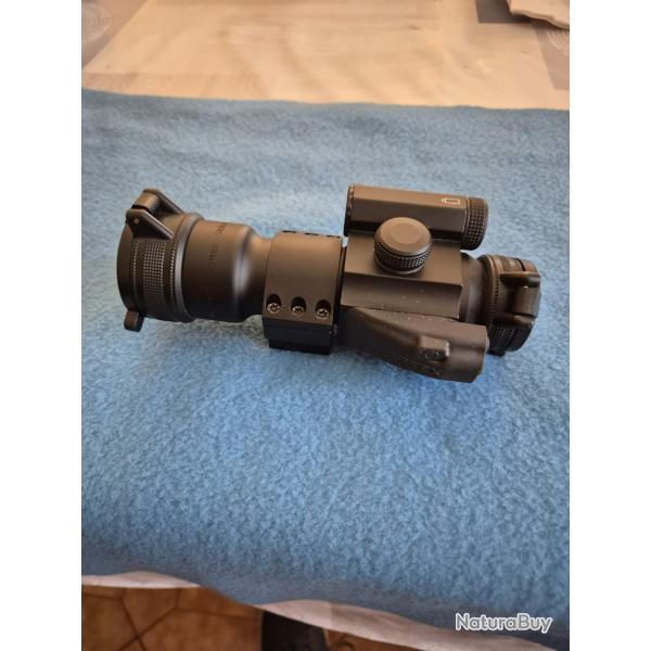 UN POINT ROUGE ET VERT VORTEX STRIKEFIRE