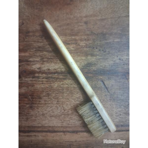 Brosse  pour coffret ancien  pistolet revolver