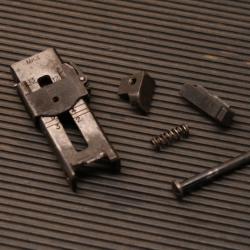 Lot pi&egrave;ces diverses hausse Lee enfield REF 171/2025