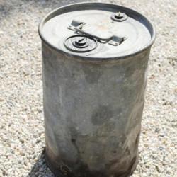 FRANCE 1940 Grand bidon cylindrique poudre essence ou huile fran&ccedil;ais dat&eacute; 1933 SAU22SCH001