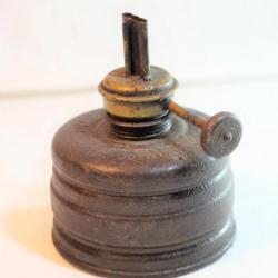 DDAY44 - ARM&Eacute;E - lampe de r&eacute;chaud combat campagne en provenance Normandie 44