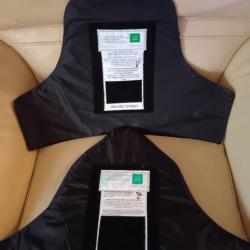 Ench&egrave;re A lot de 2 plaques balistiques contre les armes de poings et les lames 63/374et 54/41