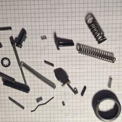 Petit lot de pi&egrave;ces &agrave; reference