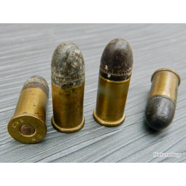 Lot de 4 munitions d'�poque calibre 380