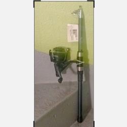 Neuf sous &eacute;tiquette et deux bagues scell&eacute;es, superbe canne 2,40m et son moulinet taille 3000 assorti