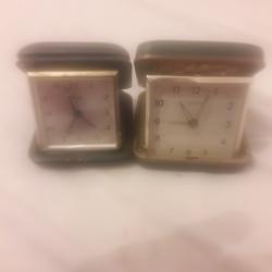 Lot 2 reveil de table