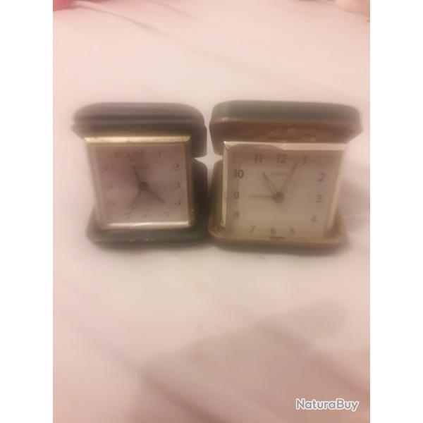 Lot 2 reveil de table