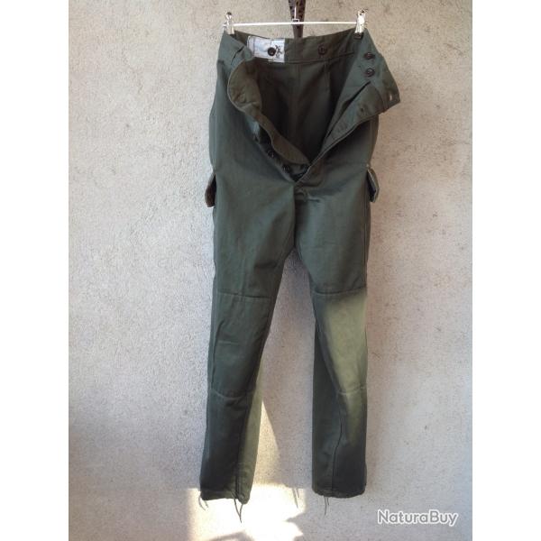 Authentique pantalon de treillis de l'arm�e fran�aise, mod�le M64 satin300 dat� 1969.