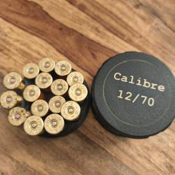 Bo&icirc;te &agrave; cartouches calibre 12. Design robuste et pratique. Conservation, transport et pr&eacute;sentation.