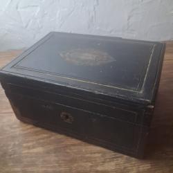 Coffret ancien pour révolver ou pistolet. Lefaucheux  smith and Wesson  colt 32