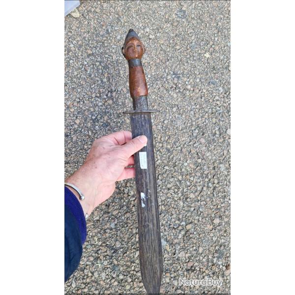 MACHETTE INDONESIENNE A MANCHE ANTHROPOMORPHE