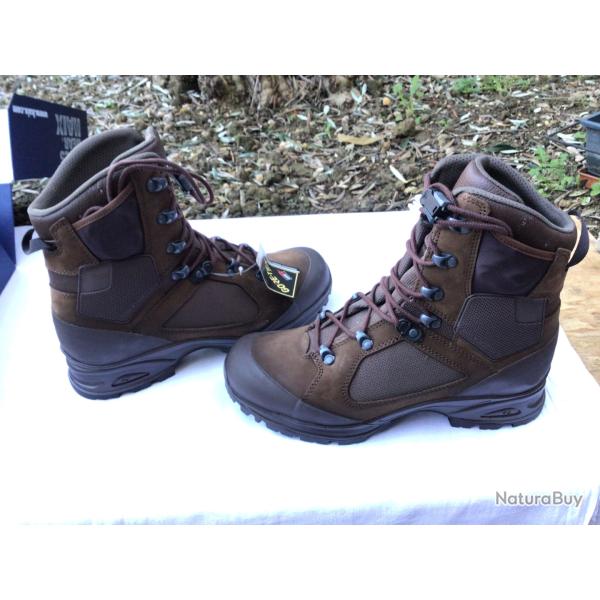 CHAUSSURES NEUVE GORE TEX HAIX TAILLE 43