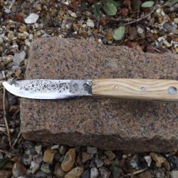 COUTEAU ARTISANAL FORG&Eacute; QUI NE VAUT PAS UN CLOU....