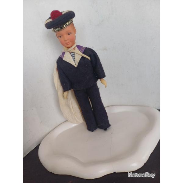 Poup�e  figurine marine nationale  petit marin- matelot - mousse avec son sac