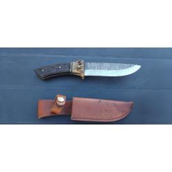 Couteau  chasse num&eacute;rot&eacute;