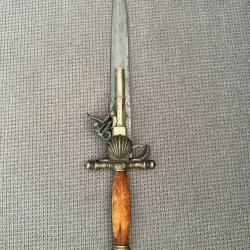 Poignard-pistolet fran&ccedil;ais, XVIIIe si&egrave;cle