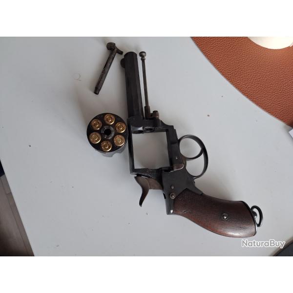 Revolver en 8.92 le municipal