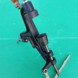 SERTISSEUR CAL 12 .   PARFAIT FONCTIONNEMENT  .