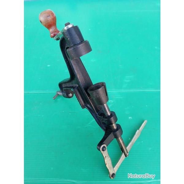 SERTISSEUR CAL 12 .   PARFAIT FONCTIONNEMENT  .