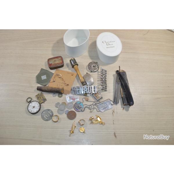 Lot fond de tiroir Brocante Militaire ancien � identifier collection (12)