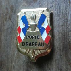 insigne porte drapeau  / mougeon  paris