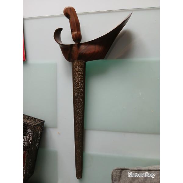 KRISS COUTEAU HINDOU A LAME ENDULEE